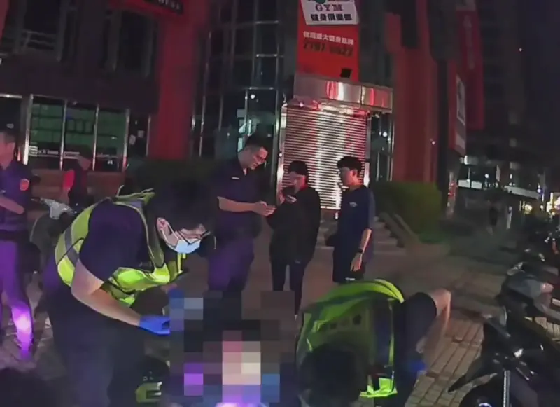 ▲陳姓民眾因不滿趙男等人行為，遂持滅火器下樓制止理論，並在過程中遭對方持棍棒毆打(圖/記者鄧力軍翻攝)