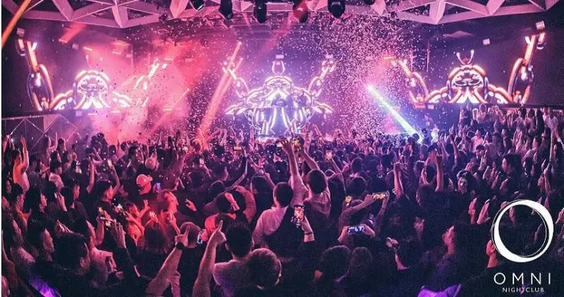 東區噁男蹲點夜店「專獵男屍」！邊猥褻邊撸管　被害人驚醒崩潰