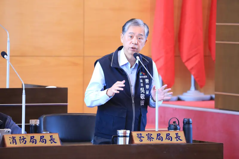 ▲警察局長吳敬田指出，西屯區寶慶街50巷口發生妨害安寧及傷害情事。當場逮捕5名涉案嫌疑人(圖／市政府提供2025.11.17)