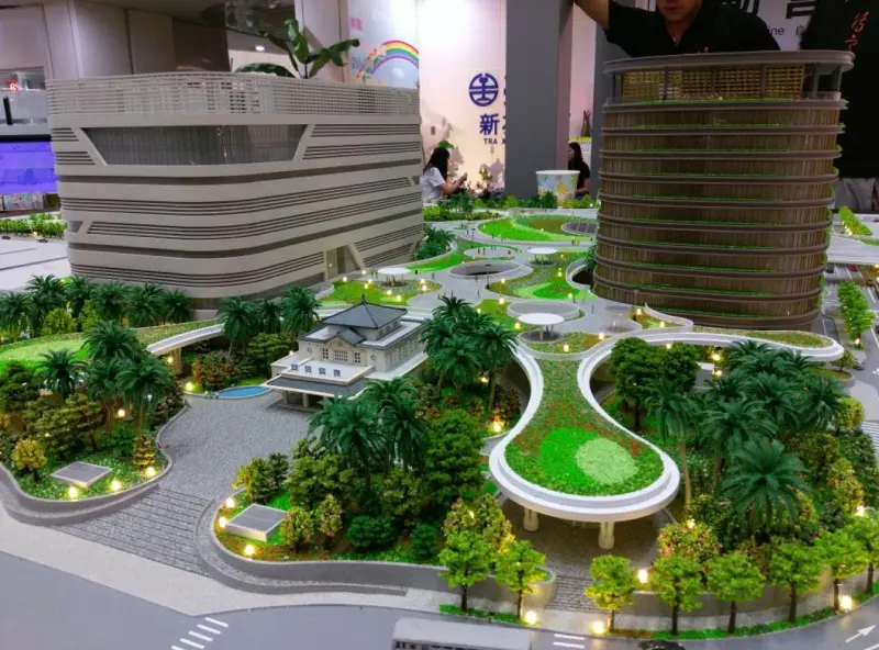 ▲ 針對近日特定媒體及社論，刻意抨擊鳳山車站及高雄車站為「25億便當店」與「天價蚊子商場」。高市府嚴正澄清，高雄車站都更成功招商，鳳山車站權責屬台鐵都。（圖／交通部鐵道局提供）