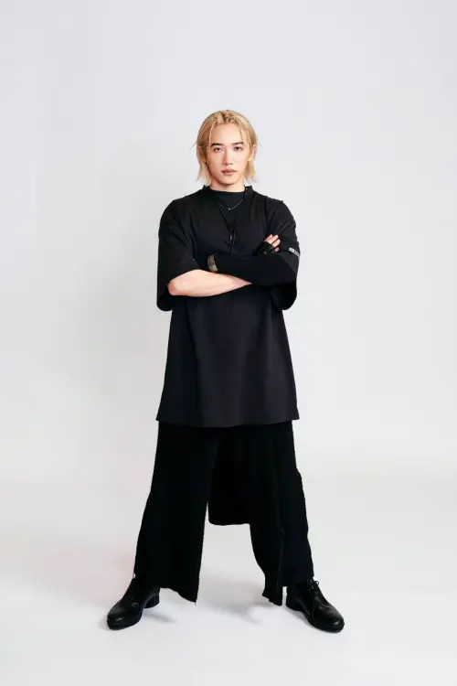 ▲熊仔重製自己十年前發行的首張專輯，用嘻哈能量嗨翻高雄跨年舞臺。（圖／年代提供）