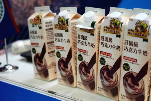 ▲台灣品牌尚唐坊與味全公司也分別於館內設攤，展示使用貝里斯可可豆製成的巧克力與飲品。（圖／中美洲經貿辦事處提供）