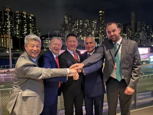 ▲Jack黃啟芳（左一）與多國馬術組織代表在香港會晤，針對裁判制度、馬匹福利及科技創新合作等議題達成重要共識。（圖／STARFiSH 星予國際提供）