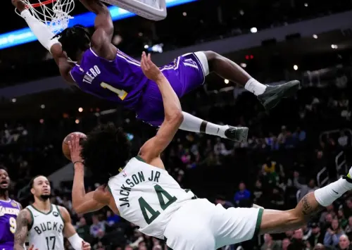 NBA／湖人菜鳥初登板竟引發爭議！隊友爆氣怒轟、當事人卻狀況外
