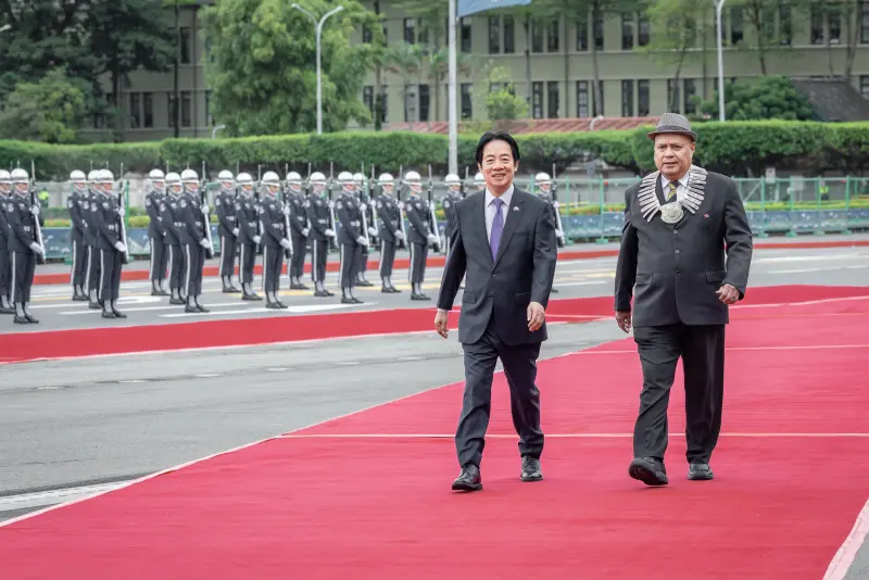 ▲賴清德主持「軍禮歡迎吐瓦魯國總理戴斐立伉儷」。（圖／總統府提供）