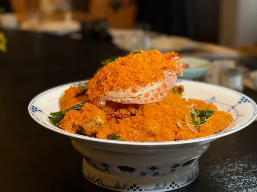 全台首度「川味」蟹宴！3公斤活帝王蟹最霸氣　請客樓匯聚5大活蟹
