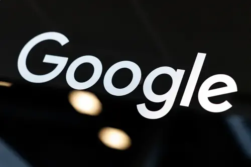 ▲Alphabet旗下擁有Google搜尋引擎與YouTube兩大平台，具備成熟的數位廣告業務，同時經營雲端運算及訂閱服務，收入來源相對多元。（圖／美聯社／達志影像）