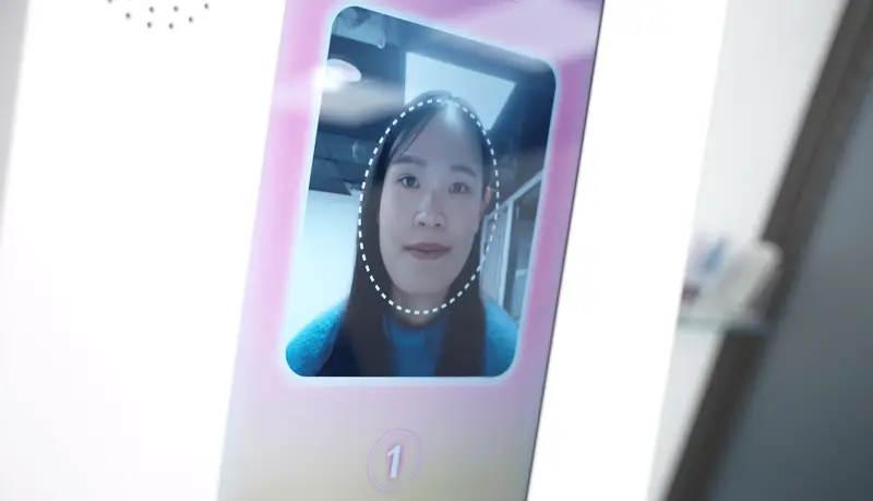    ▲AI拍貼機1分鐘可生成照片。（圖／記者王郁勳攝）  