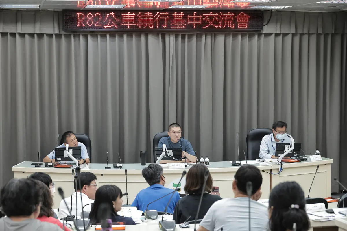 謝國樑召開R82路線公聽會 兼顧通勤與通學 滾動調整回應民意