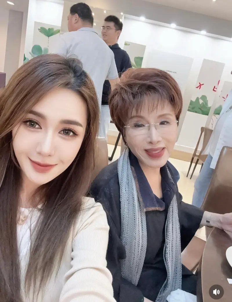 ▲譏高市早苗像「車力巨人」惹眾怒!女模遭起底是國民黨員。(圖/翻攝自Instagram @akina_li)