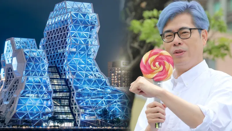 ▲韓國女團TWICE上週末到高雄開演唱會，市長陳其邁特地秀出一頭藍髮照應援。（圖／翻攝自陳其邁臉書）