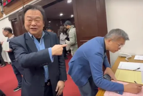 影／2人被點名參選桃園市長？王世堅指著他喊會贏　蔡其昌給答案
