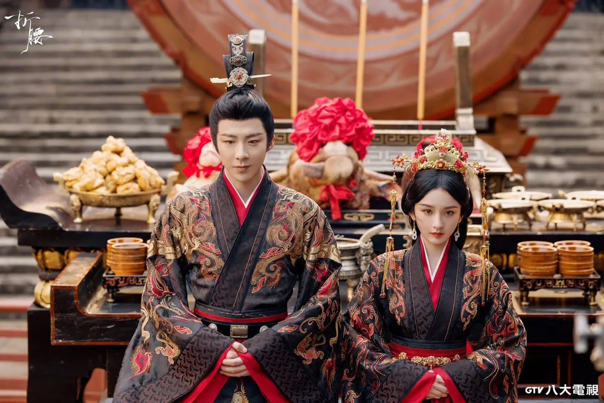 宋祖兒自爆拍《折腰》妝容眼底卡紋 竟是劉宇寧害的、原因超爆笑