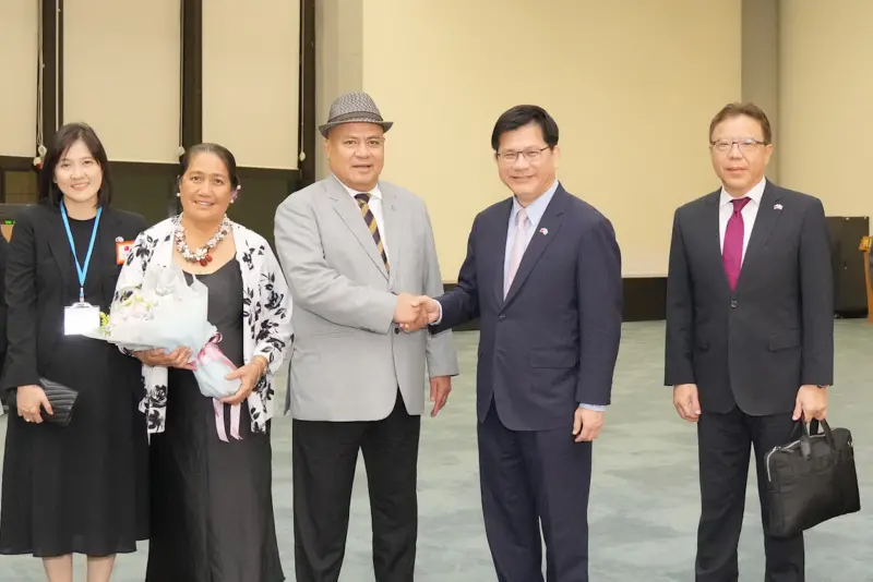 ▲外交部長林佳龍昨（18）日歡迎吐瓦魯戴斐立總理伉儷率團來台。（圖／取自林佳龍臉書）