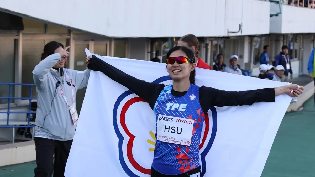 ▲我國田徑好手許樂在2025年東京聽奧女子100公尺跨欄決賽中，跑出14秒40的成績勇奪銀牌，不僅是我國代表團的第三面獎牌，也創下個人連兩屆聽奧斬獲獎牌的紀錄。（圖／運動部提供）