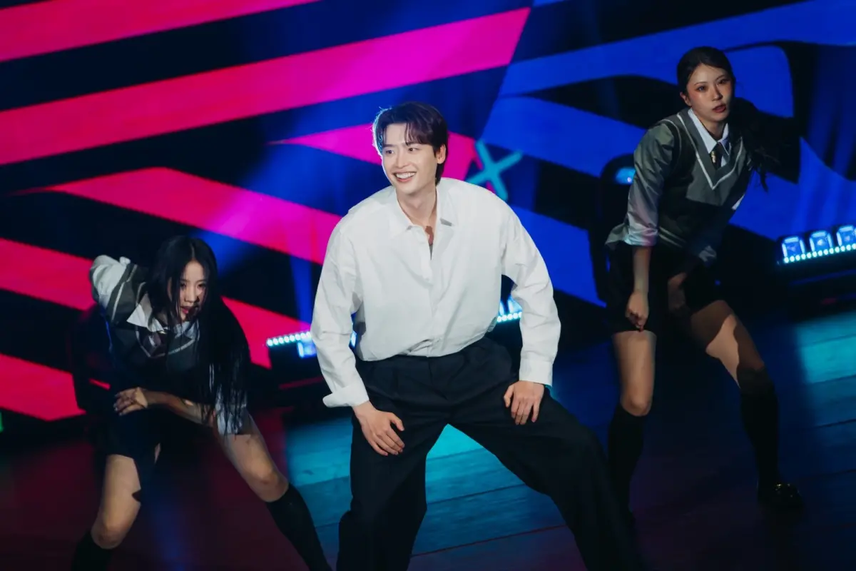 女粉絲告白交往真相「男友超像李鍾碩」 本尊來台一看認證傻眼！