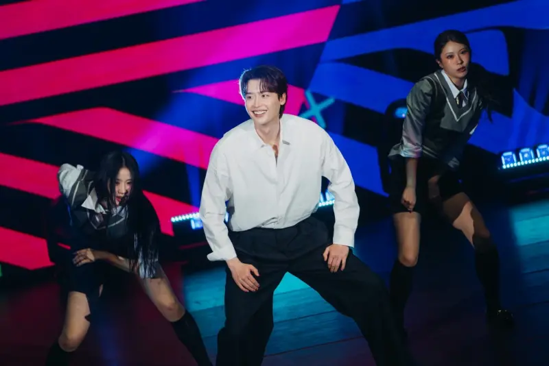 ▲李鍾碩來台舉辦粉絲見面會，席間有女粉絲告白，說男友跟偶像長得很像，獲得全場認證。（圖／網銀國際影視）