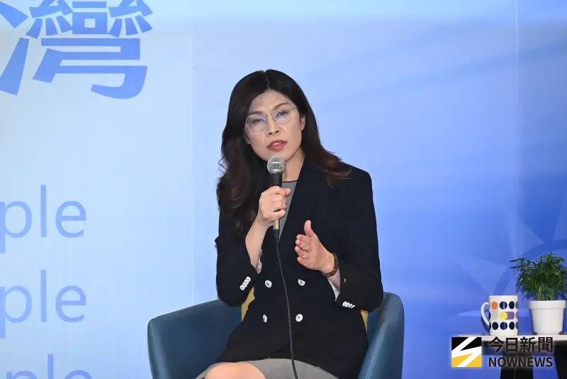 鄭麗文校園開講嗆副教授「沒大腦」　范雲酸：未來去聽不必腦袋