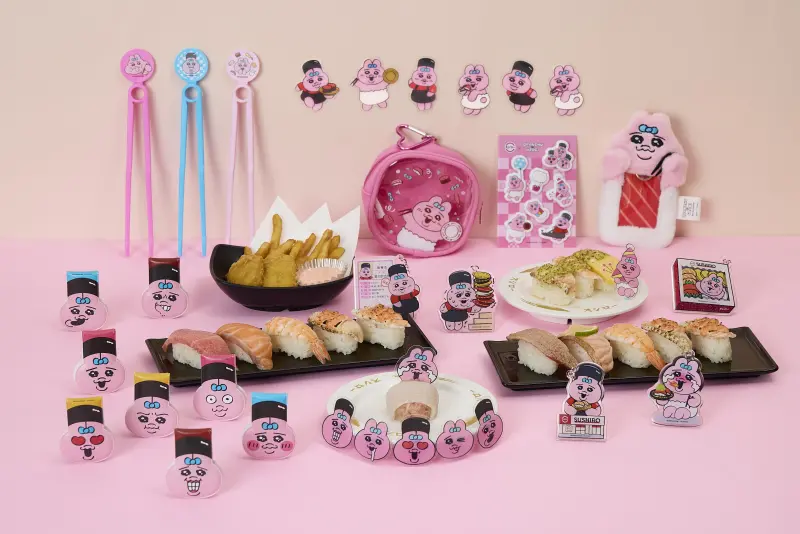 ▲壽司郎聯名日本《褲褲兔》，11/24開搶32款周邊一覽！隨4款聯名餐點「免費送」插卡、盲袋壓克力鑰匙圈、洋芋片夾，滿額加價購小物包、絨毛卡套夾，粉專加碼送泡棉貼紙、磁鐵夾，6家主題店打卡送聯名T恤。（圖／壽司郎sushiro.com.tw）