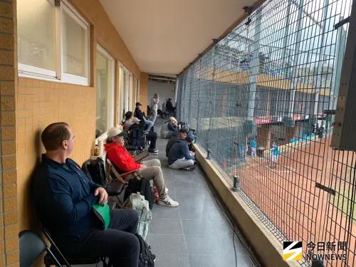 黑豹旗／平鎮、穀保交鋒破30位球探到場！旅外學長現身當起啦啦隊
