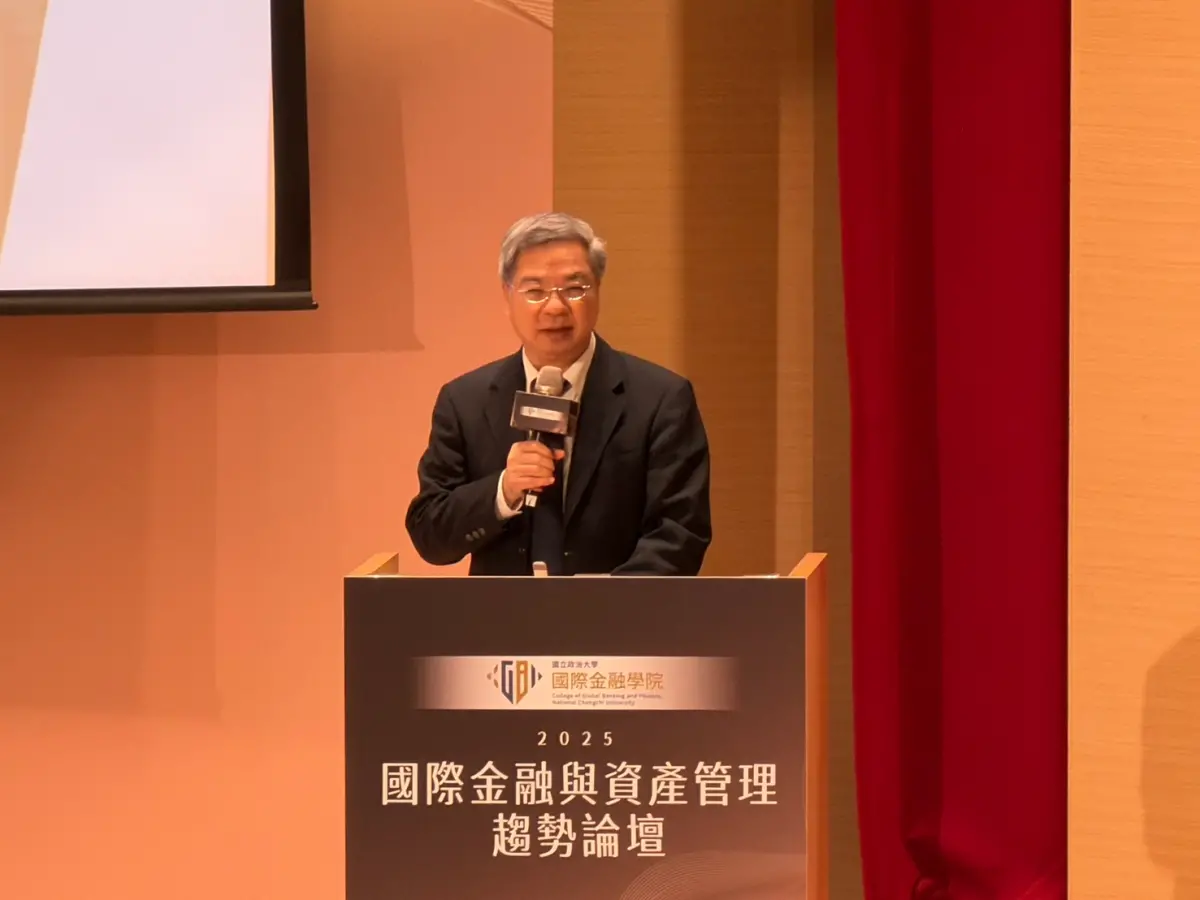 ▲龔明鑫今（19）日不忍了，直接回嗆《經濟學人》，「說台灣有病的人才有病」，《經濟學人》應多關心中國經濟問題。（圖／記者鍾泓良攝影）