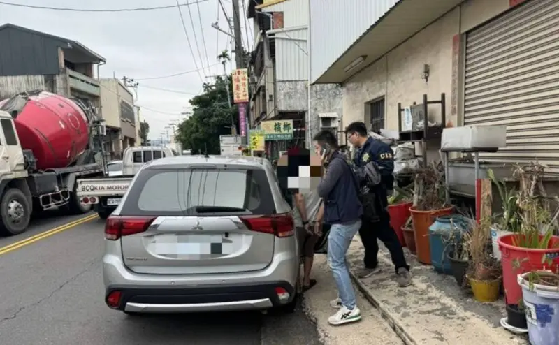 ▲駕駛衝撞等紅燈機車並輾過女騎士傷重不治，員林警方今天下午在山腳路逮捕陳姓嫌犯。（圖／警方提供）