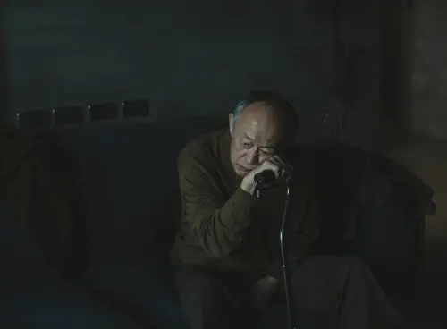 ▲《深度安靜》中的金士傑看似學養豐富的教授，卻又有不為人知的另一面。（圖／風起娛樂提供）