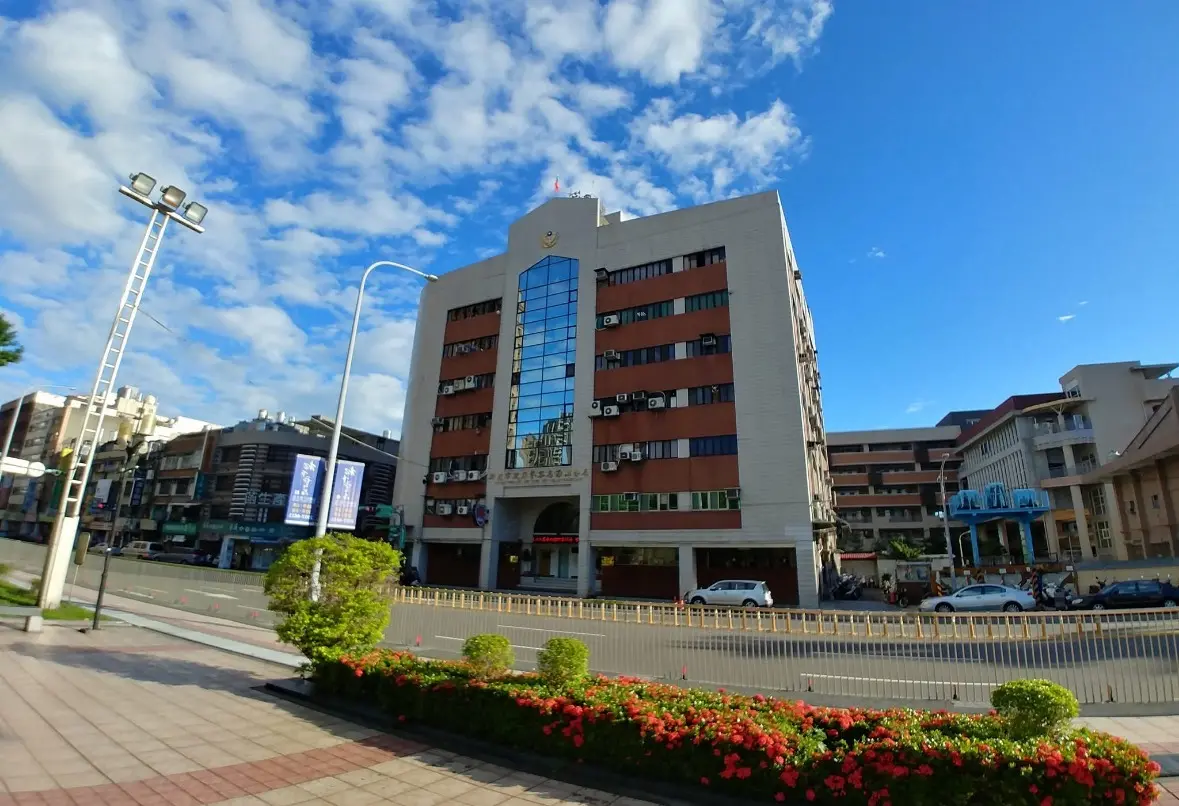 被規定吃飯只能30分鐘！基層警怒喊「小學生膩？」海山分局回應了