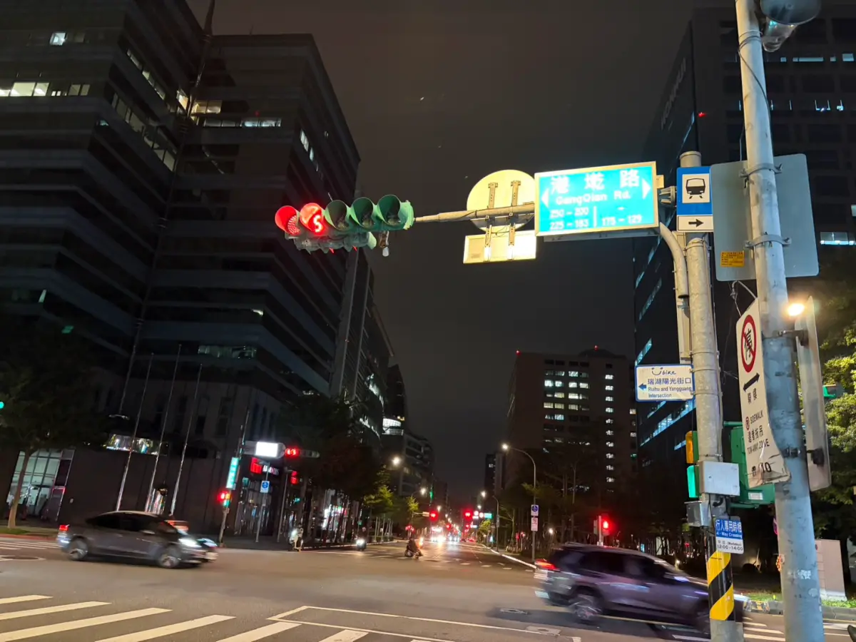 紅燈倒數完不是變綠燈！超怪設計一堆人遇過 交通局解答全長知識