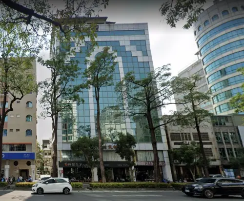 ▲河堤管理顧問公司近期以1.5億元，買下中華四路上的「中華百富大樓」整棟商辦。（圖／Google地圖）