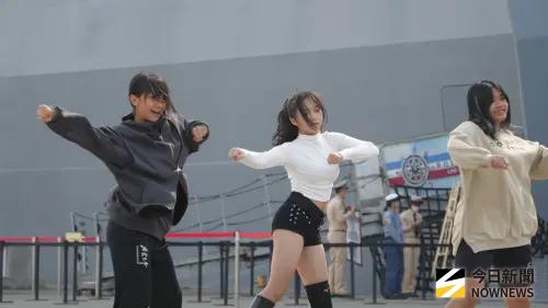 ▲114年國防知性之旅，左營高中熱舞社表演。（圖／記者呂炯昌攝）