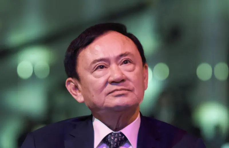 塔克辛風暴再起！176億稅案追上門　冒犯君主罪再掀司法攻防