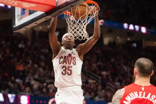 NBA／一天白幹！騎士雙向球員場上衝動吞T　場下慘遭重罰2500美元
