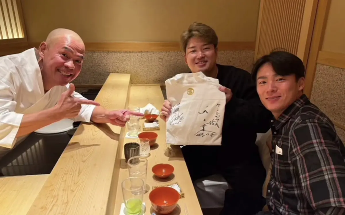 山本由伸密會村上宗隆！壽司店合影曝光 球迷嗨喊：在招募了吧？