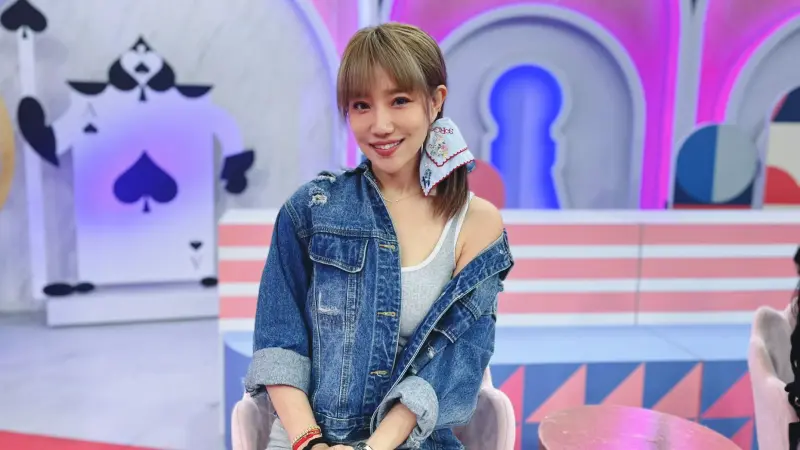 ▲移居澳洲滿3個月，楊皓如宣布成為「澳洲昆士蘭－台灣全球代表」，並曬出睽違10年的新名片，她感謝多方協助，並承諾分享更多澳洲生活，也希望推廣台灣文化，粉絲則紛紛留言祝賀。（圖／翻攝自楊皓如臉書）