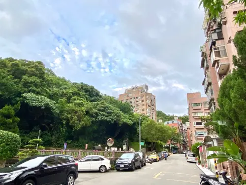 ▲信義房屋文湖國小店廖冠捷指出，雖然TOD案位於大直，但簽約動工後，臨近的文湖街商圈的詢問度與成交量同步上升，尤其吸引不少市區買方。（圖／信義房屋提供）