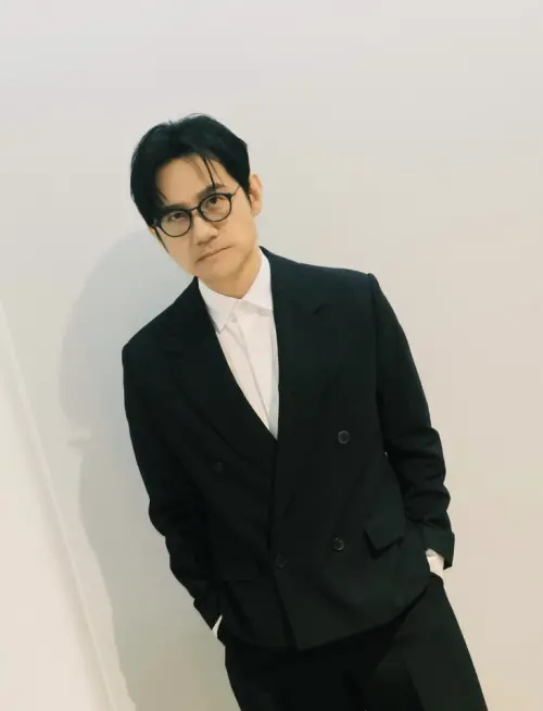 ▲三金得主陳建騏（如圖），今年以電視劇《星空下的黑潮島嶼》片尾曲〈神的回信〉，獲得第60屆金鐘獎戲劇原創歌曲獎。（翻攝自陳建騏IG@georgegeorgechen)