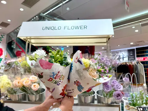 ▲UNIQLO FLOWER開幕限定厄瓜多玫瑰，搭配「西門漫遊奇想」限定包裝。（圖／記者蕭涵云攝）