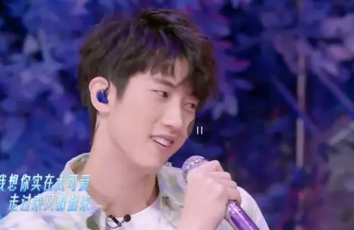 ▲范姜彥豐過往上節目唱歌的片段被挖出，網友大讚他歌聲好聽，並不是只靠臉吃飯。（圖／翻攝自微博）