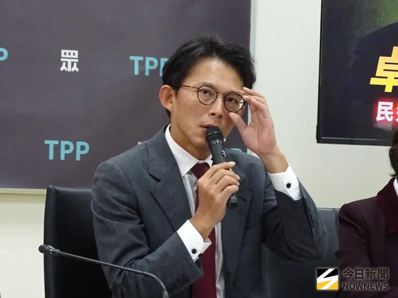 藍擬修法「國籍法不規範中配參政」！黃國昌：落地生根就是同胞