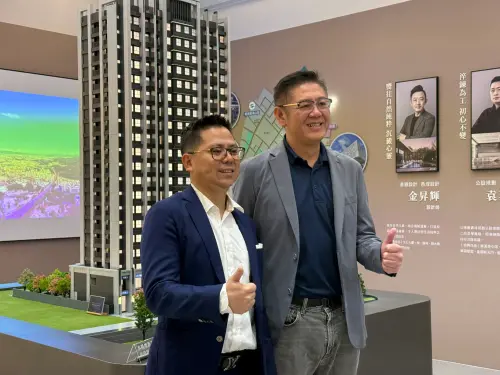 ▲嘉潤建設董事長賴嘉鴻（右） 家泰建設董事長王維聖（左）（圖／記者張家瑋攝2025.11.21）