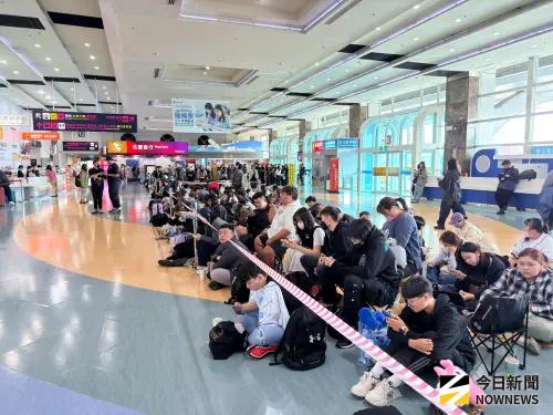 ▲TWICE接機。（圖／記者陳雅蘭攝）