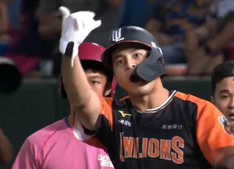▲郭阜林與黃子鵬曾在2020年因觸身球發生衝突，如今2人將同隊，郭阜林也在個人社群上寫下，「歡迎老虎！！」（圖／截圖自CPBLTV）