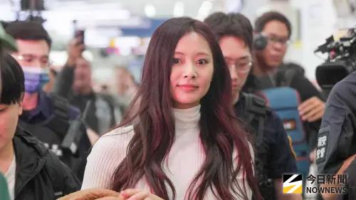 子瑜班機抵台了！TWICE明將點燃高雄　機場穿搭品牌解析一次看
