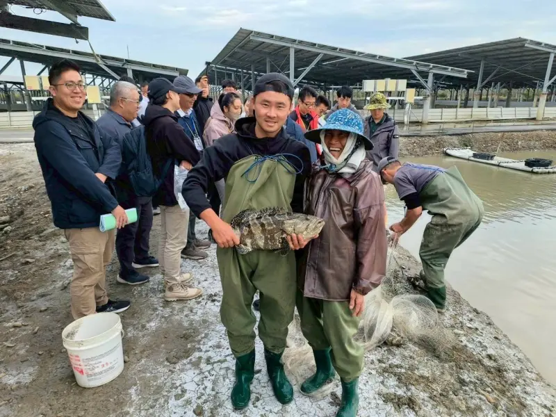 ▲大亞集團旗下志光能源一期漁電共生案場，已於本月14日全區取得水產品產銷履歷認證。（圖╱大亞集團提供）