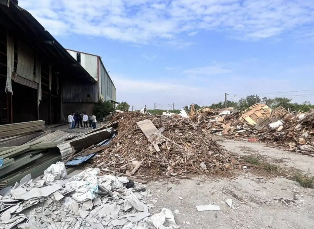 找到月世界垃圾山主謀了！集團首腦岡山里長父子遭拘提聲押