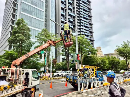 全台最多號誌在台中　維修隊全年365天不打烊
