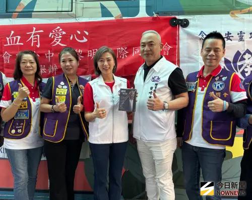 ▲念慈安靈功德協會今天舉辦捐血活動，獲得黎明國際同濟會響應，大家一起做公益。（圖／記者金武鳳攝，2025.11.22)