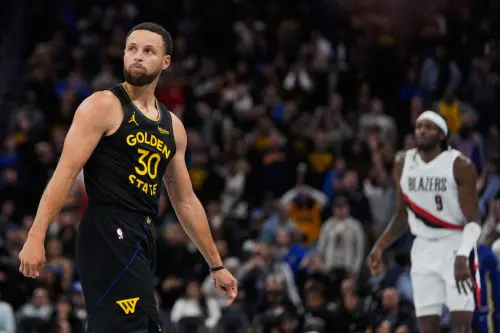 ▲柯瑞本場對拓荒者得到38分，全場23投14中，三分球17投9中。（圖／美聯社／達志影像）