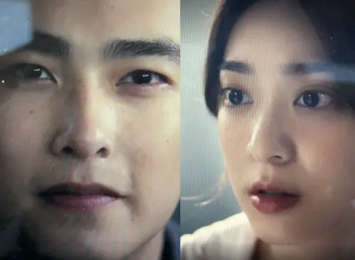 ▲曾敬驊（左）看著到監獄訪問他的江齊（右），眼神很有戲。（圖／翻攝自Netflix）